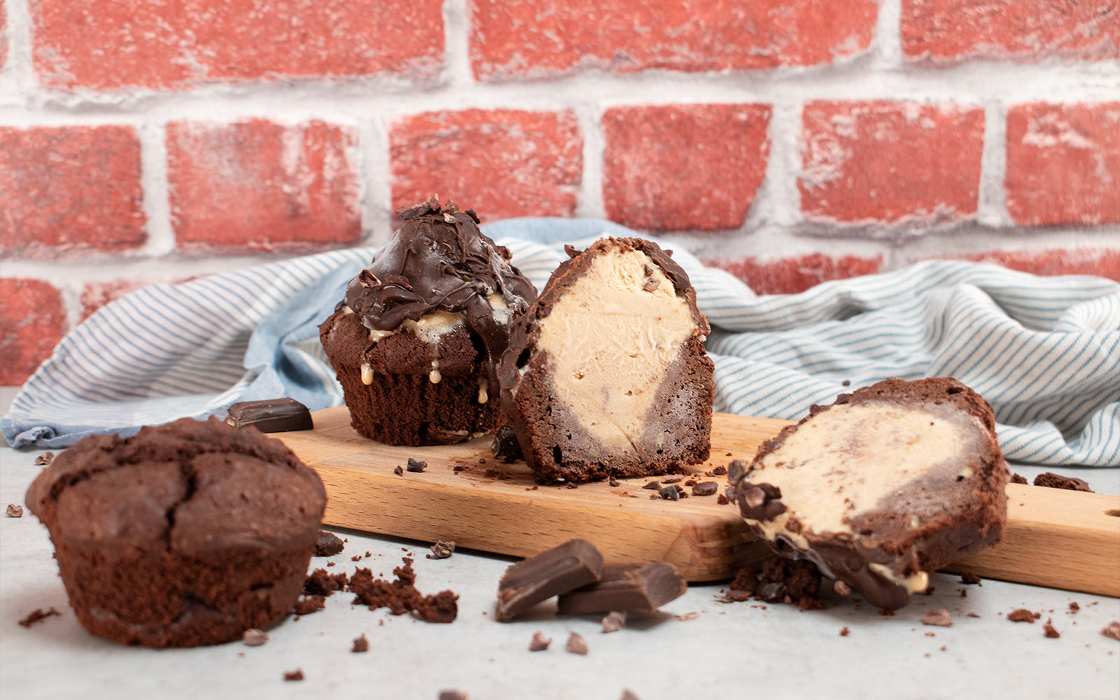 Eisgefüllte Schoko-Muffins mit Cold Brew Coffee