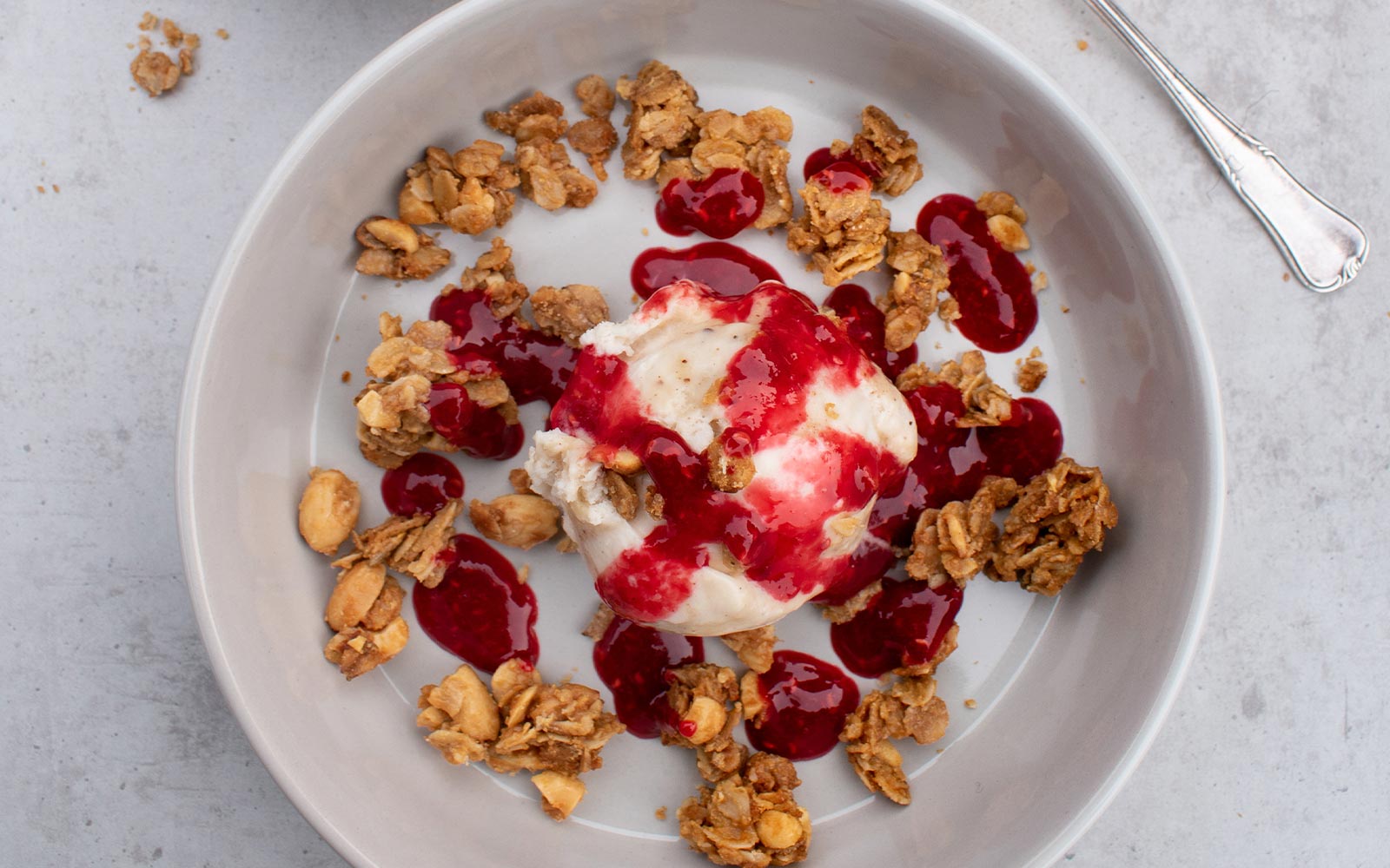 Erdnuss-Knusper-Becher