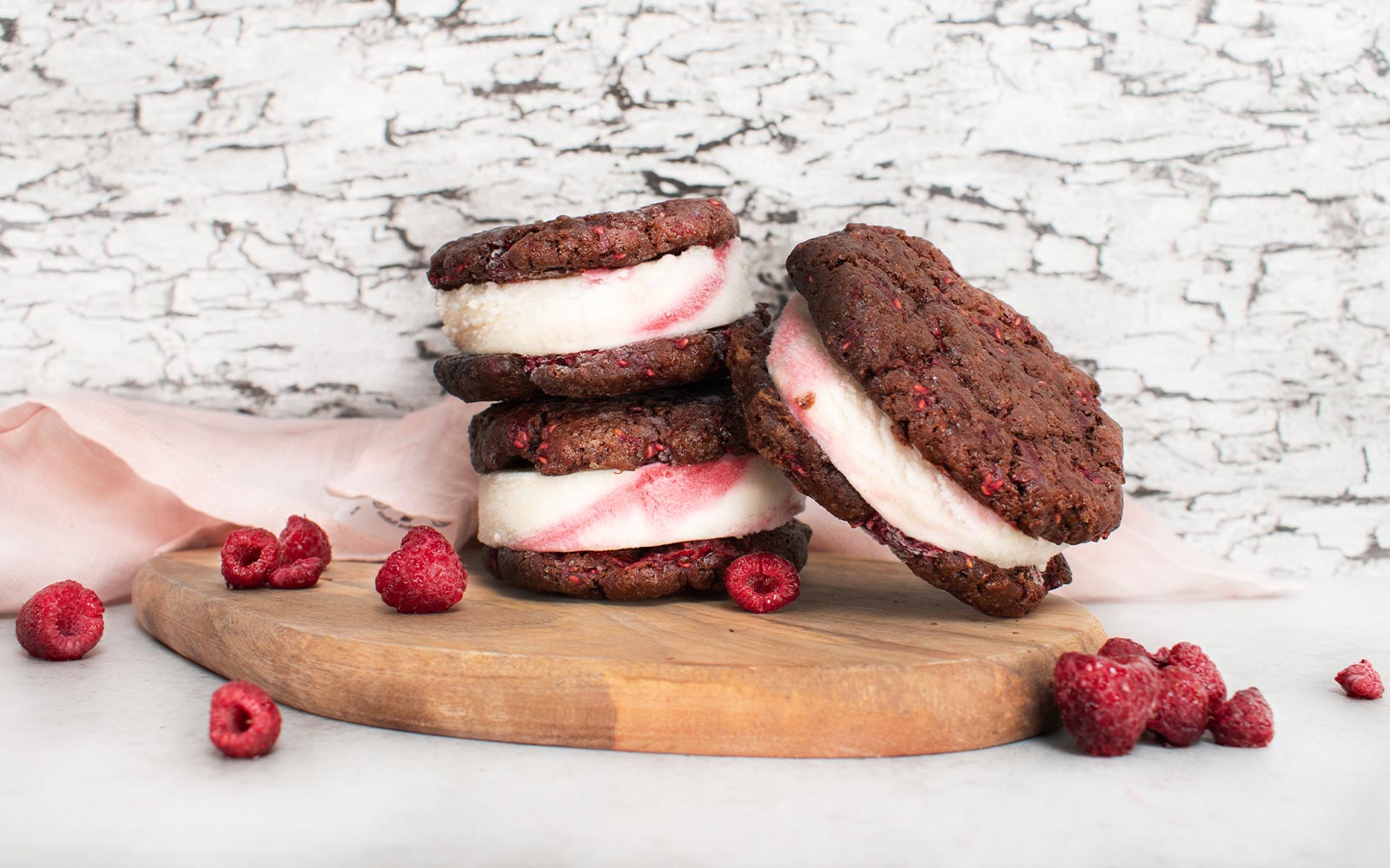 Schoko-Himbeer-Tonka-Sandwiches