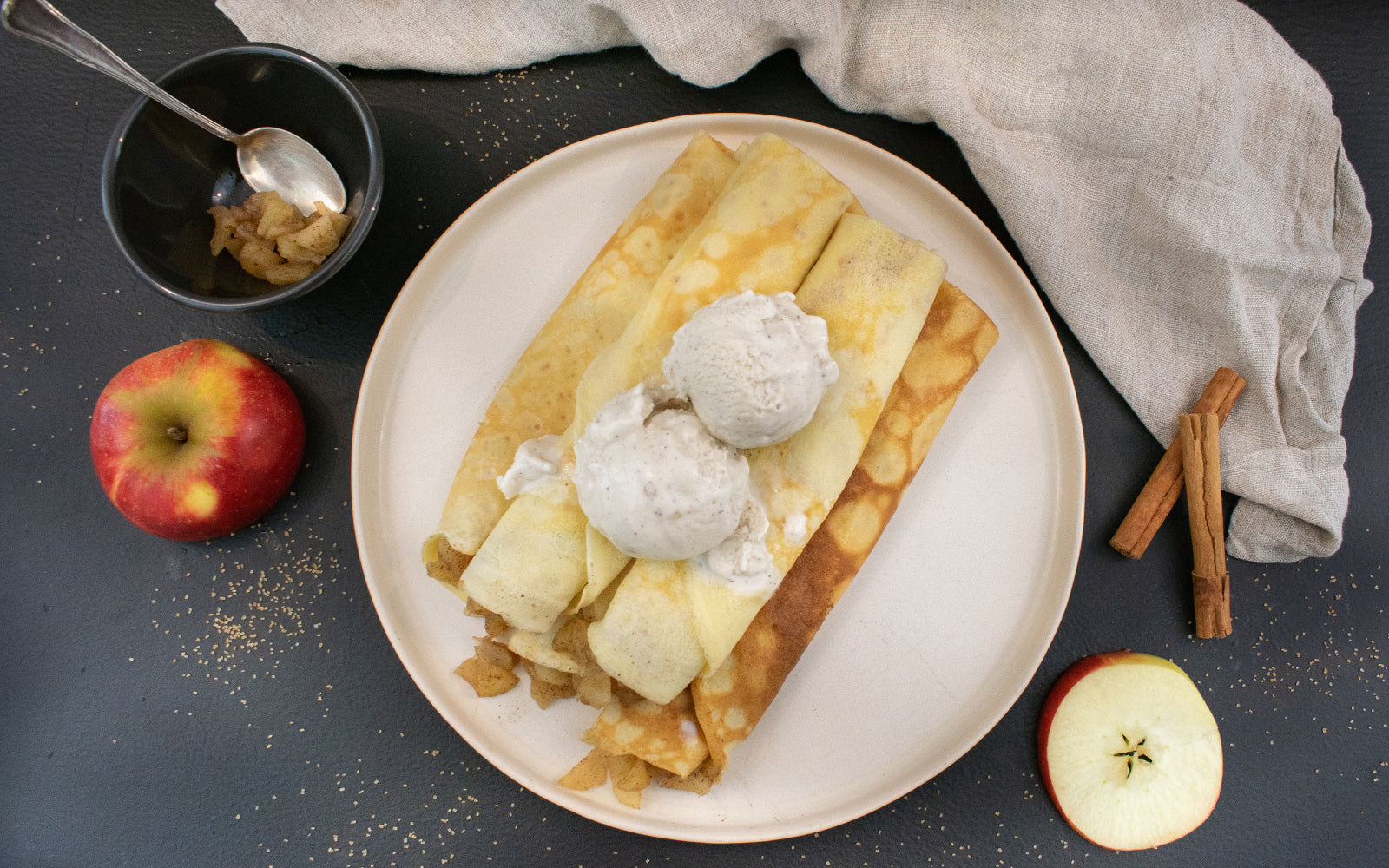 Crêpes mit Apfelmus und Echter Vanille